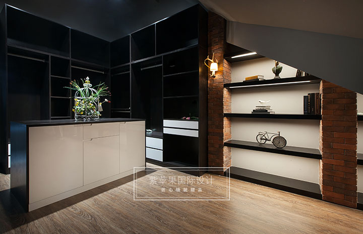 衣帽間裝修實景圖